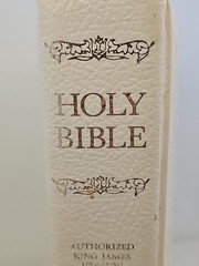 Vintage Holy Bible King James Version Family Edition 1982 White & Gold 11.5”