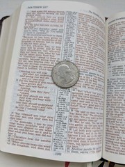 NKJV Compact Reference Bible Snap Flap Close Burgundy Leather 1985 Nelson 244SBG