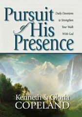 Pursuit of His Presence: Daily Devotion- 1575624354, Kenneth Copeland, paperback