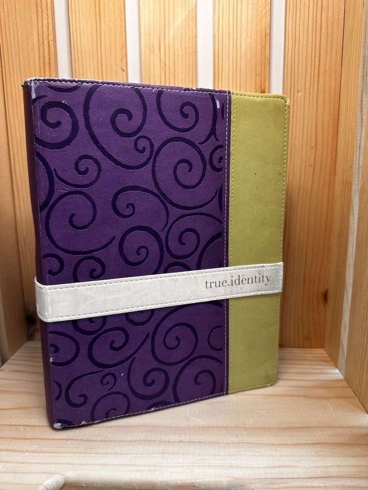 True Identity : The Bible for Women – Becoming Who You Are in Christ by…