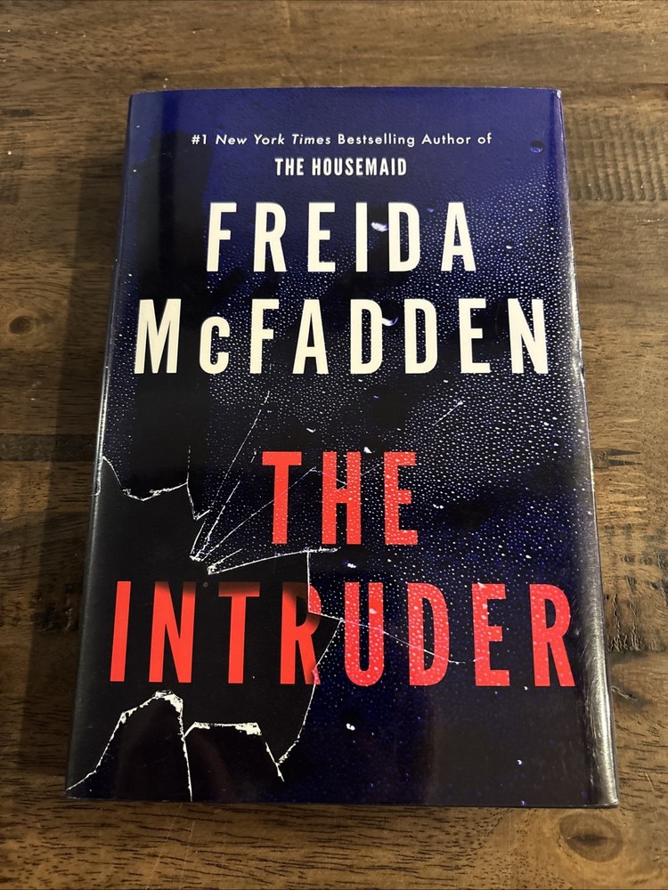Intruder by Freida McFadden (2025, Hardcover) 1st Edition