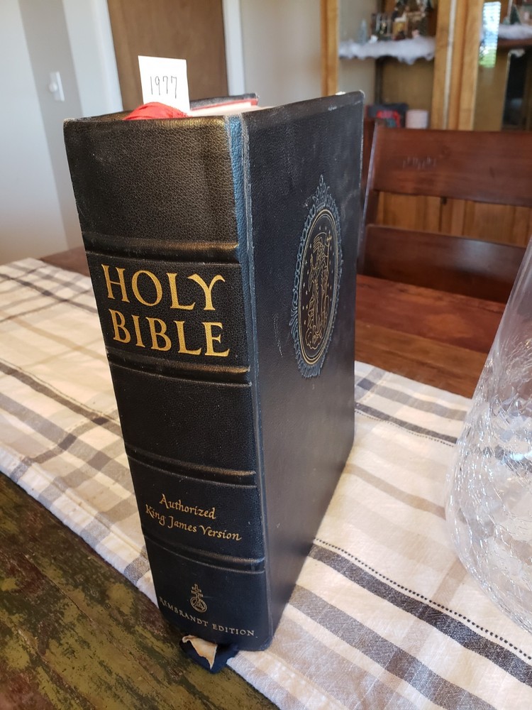 BIG Bible Authorized King James Version Rembrandt Edition Illustrated HC 1977