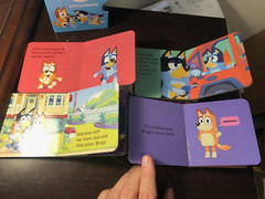 Bluey Little Library – 4 Board Books Make Jigsaw / BABY BOOKS LIKE NEW!