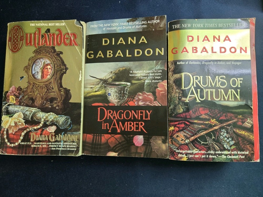 Outlander 1992 Dell Paperback Vintage 1st PB Edition 5th Print & Drums / Dragonf