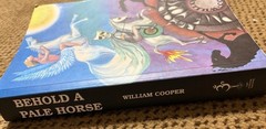 „BEHOLD A PALE HORSE” William Cooper PB – 1991 – 500 pages Conspiracy Theory