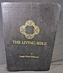 The Living Bible Large Print Edition, Paraphrased, Red Letter 1971 Tyndale black