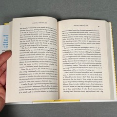 Digital Minimalism: Choosing a Focused – Hardcover, by Newport Cal – VERY GOOD