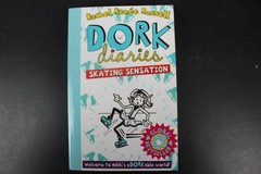 Dork Diaries Skating Sensation #4 Rachel Renee Russell 2015 Illustrated ~VG