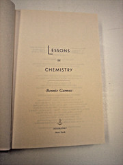 Lessons in Chemistry by Bonnie Garmus HC 2022 1st edition