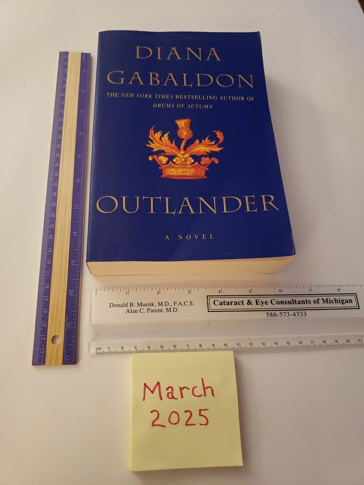 Outlander Ser.: Outlander : A Novel by Diana Gabaldon (1998, Trade Paperback)