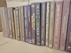 Books by the Foot by Color – Modern Decorative Hardcover Bundles for Shelf Style