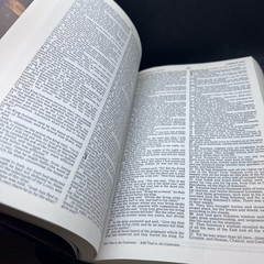 1982 Nelson Holy Bible New King James Version NKJV Black Leather Red Letter