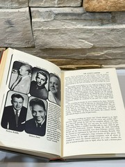 Sinatra Twentieth-Century Romantic by Arnold Shaw 1968 HCDJ 1st Ed Biography