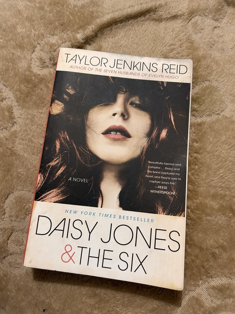 Daisy Jones and the Six: Reese’s Book Club : A Novel by Taylor Jenkins Reid