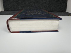 Woman’s Study Bible NKJV Opening the Word of God to Women – Thomas Nelson (1995)