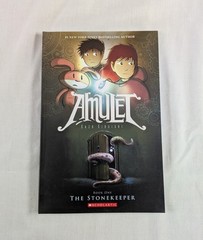 Amulet Box Set Books 1-7 Kazu Kibuishi Collection Graphix Scholastic Box Sleeve