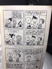 Vintage Snoopy & Snoopy Come Home Charles Schulz Paperback Comic Books Lot Of 2