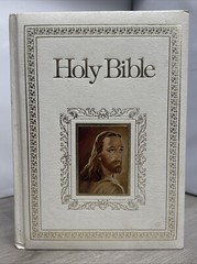 1978 Regency Holy Bible King James Version Red Letter Illustrated Leather 11.5″