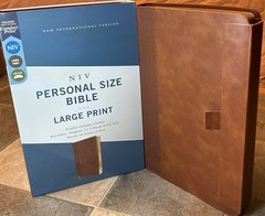 MAGNETIC CLOSURE NIV LARGE PRINT(11.5pt) Personal Size Bible Brown Leathersoft