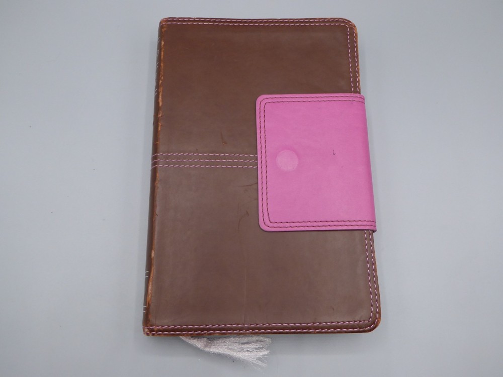 NKJV Ultrathin Reference Bible, Brown/Pink LeatherTouch with Magnetic Flap