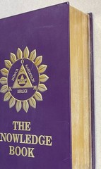 The Knowledge Book / English 1998 HC