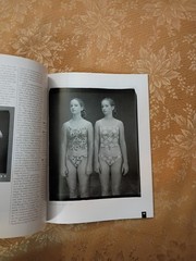 B&W Black & White Magazine Issue 28 December 2003 Mary Ellen Mark TwinsBook