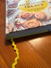 100 Morning Treats : With Muffins, Rolls, Biscuits, Sweet and Savory… New