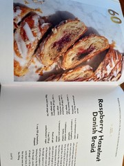 100 Morning Treats : With Muffins, Rolls, Biscuits, Sweet and Savory… New