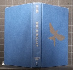 The Hunger Games Ser.: Mockingjay: Book Three by Suzanne Collins 775