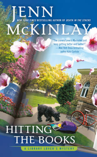 Hitting the Books (A Library Lover’s Mystery) By McKinlay, Jenn – VERY GOOD