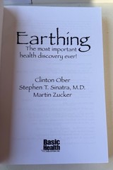 MIXED Set of 3 Paperback Books „Identity, Earthing, Mother Earth Effect” (EUC)