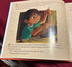DisneyPixar “Coco” Book Bilingual The Rivera Family Band Bendon, Inc.8.25”x8.25”