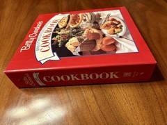 Betty Crocker 40th Anniversary 5 Ring Binder Hardcover Cookbook 432 Pages 1991
