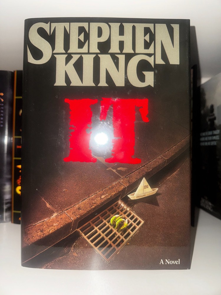 Stephen King It Viking Penguin 1986 Hardcover w/ Dust Jacket Horror Novel