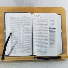 Women’s Devotional Bible by Zondervan Staff (2012, Blue Leather, Special)