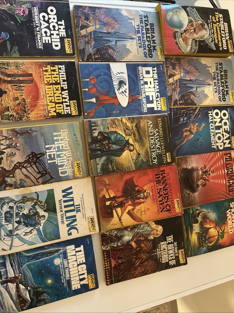 Daw Vintage Si Fy Paperback Lot Of 15