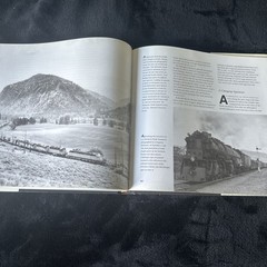 Railroad Signatures Across the Pacific Northwest, C. Schwantes (hardcover, 1993)