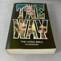 THE WAY: THE LIVING BIBLE (ILLUSTRATED) By Tyndale House Pub 70s Bible GoodCond.