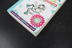 Dork Diaries Skating Sensation #4 Rachel Renee Russell 2015 Illustrated ~VG