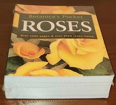 New! Sealed! BOTANICAS POCKET ROSES (Botanicas Pockets) Paperback By Susan Page