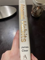 Atomic Habits by James Clear : Build Good Habits & Break Bad Ones