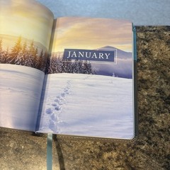 David Jeremiah Leather Bound- Moments W/ God, Strength for Today &