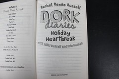 Dork Diaries Holiday Heartbreak #6 Rachel Renee Russell 2019 Global Bestseller