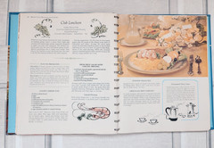 Betty Crocker Hostess cookbook 1970 illustrated & photos 168 pages variety menus