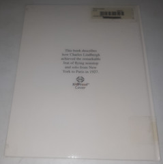 Flight by Robert Burleigh Illustrated by Mike Wimmer Ex-Lib