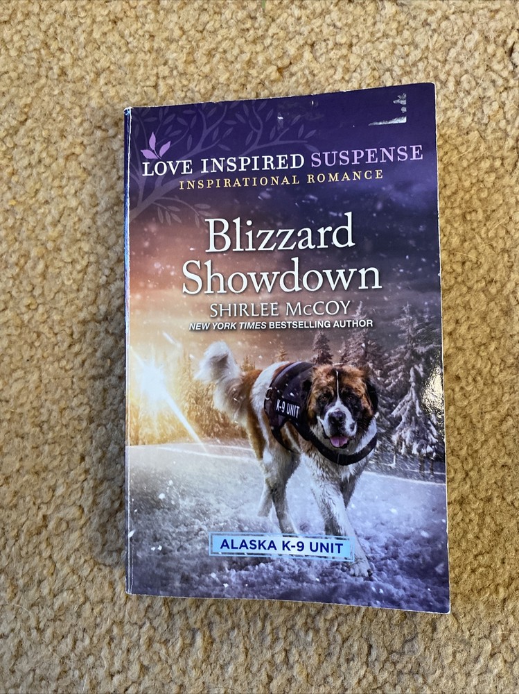 Alaska K-9 Unit Ser.: Blizzard Showdown by Shirlee McCoy (2021, Mass Market)