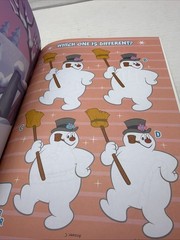 Frosty the Snowman Stickertivity book: Snow Much Fun! Activity Book & Stickers