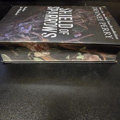 Devney Perry Pe Shield of Sparrows: Roman. Slow-burn Enem (Hardback)