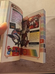 The Complete Pokémon Pocket Guide Box Set Bonus Poster Over 500 Pages. Like New