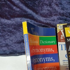 Writers Bundle Wordsmith, 2 Writer’s Magazines & 4 Books Excellent Gift Package